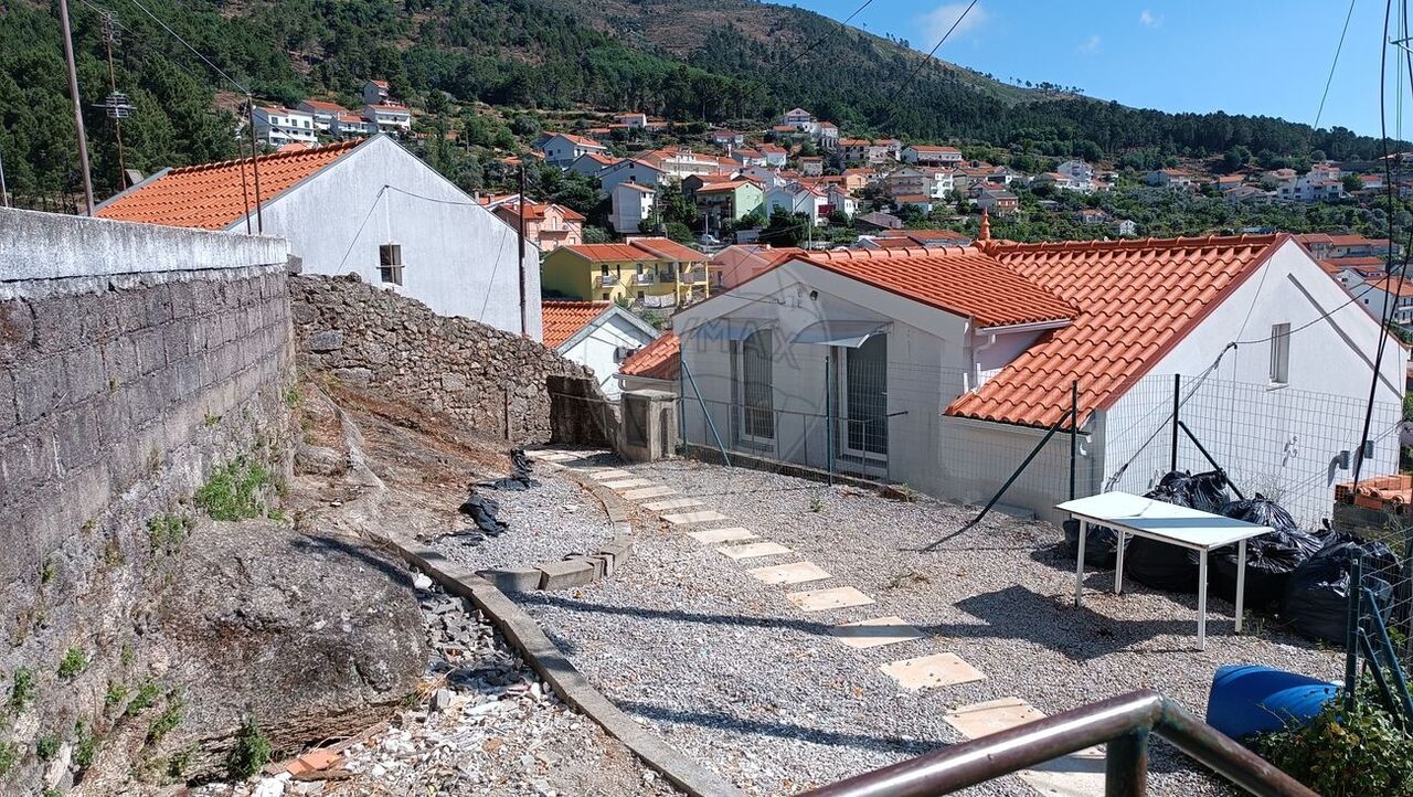 Building for sale in Covilhã