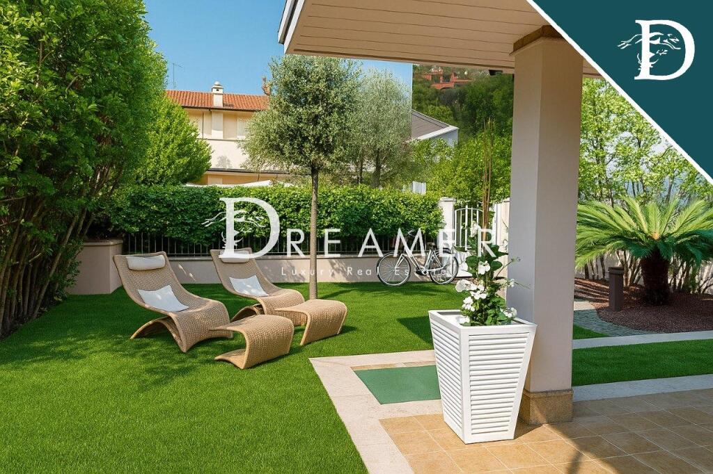 3 bedroom villa for sale in Tuscany, Lucca, Forte Dei Marmi, Italy [Anonymoused]
