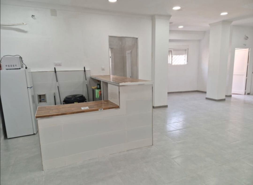 Commercial for sale in La Línea de la Concepción, Spain