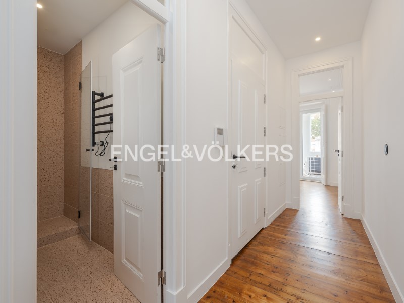 OPORTUNITY: New 5-Storey Building in Martim Moniz