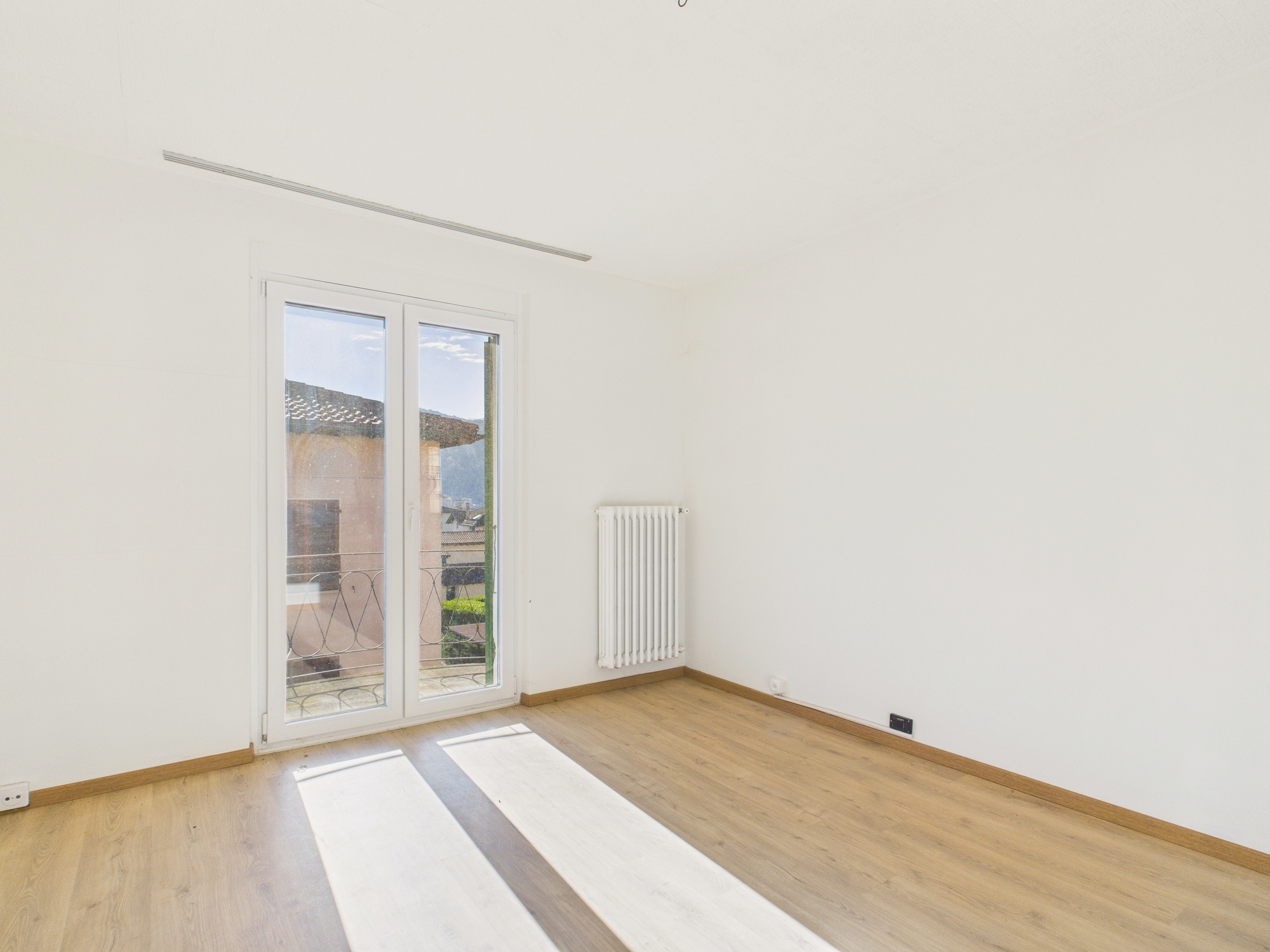 Ottima occasione a Morbio Inferiore: Palazzina Multifamiliare in Vendita