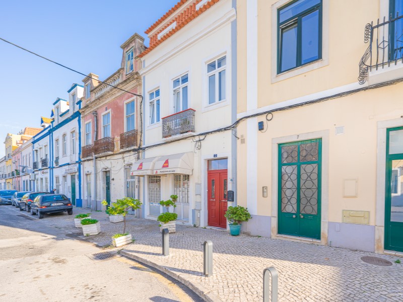 | 3 FLOORS BUILDING | RIVERSIDE AREA | SADO RIVER VIEW |