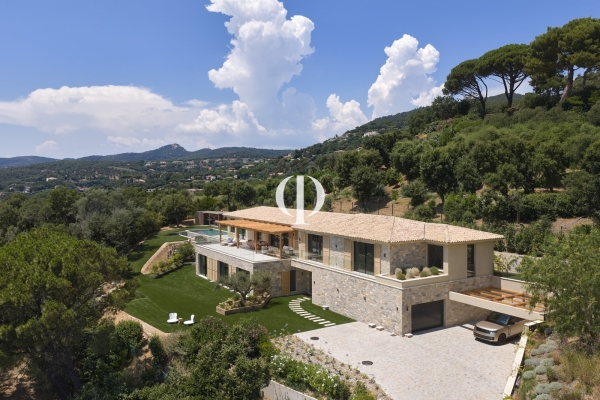 Exceptional villa overlooking the bay of Saint-Tropez