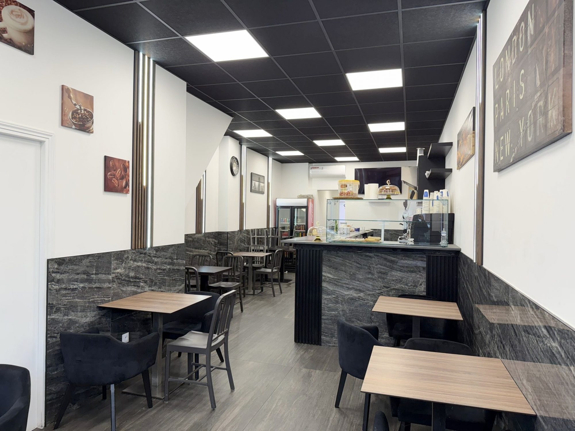 Building for sale in Roubaix, France