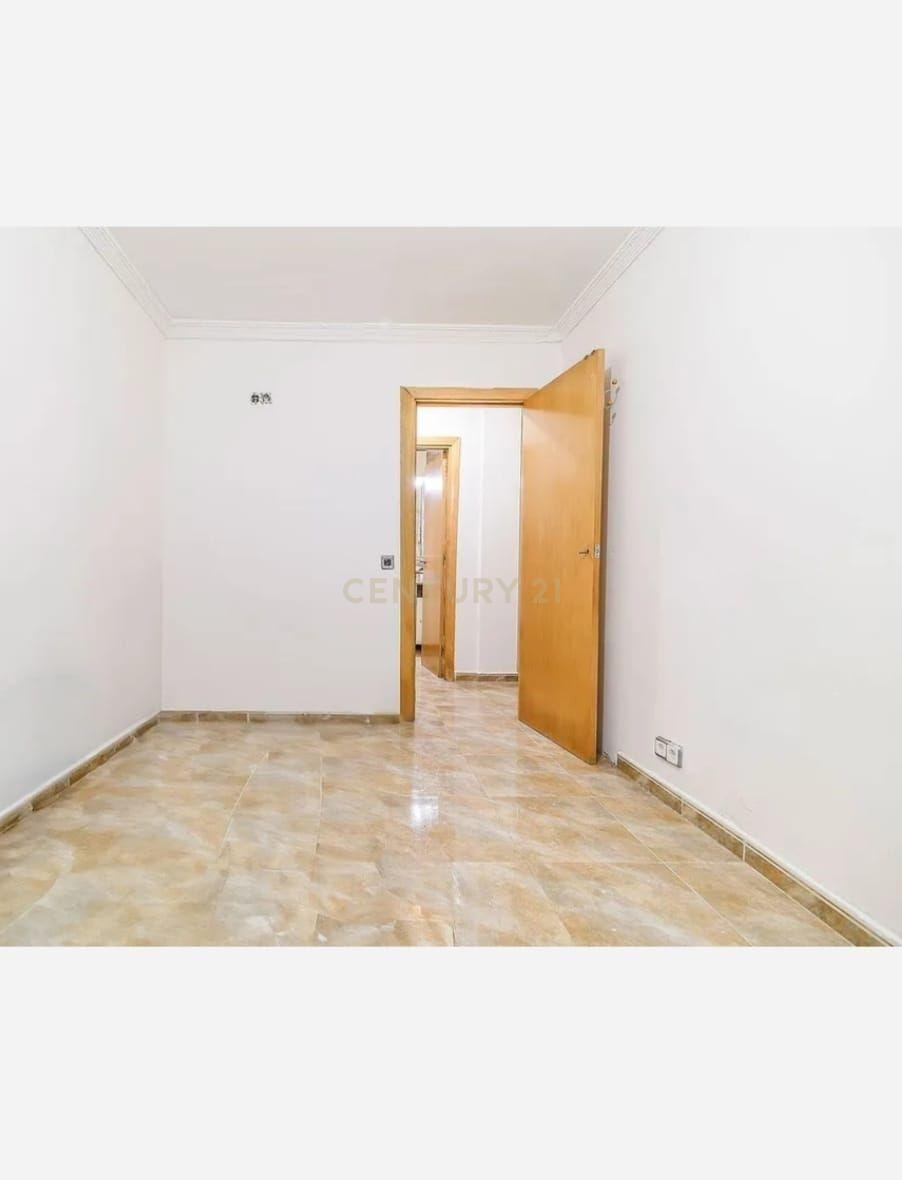 Renovated ground floor apartment for sale in Viladecans.