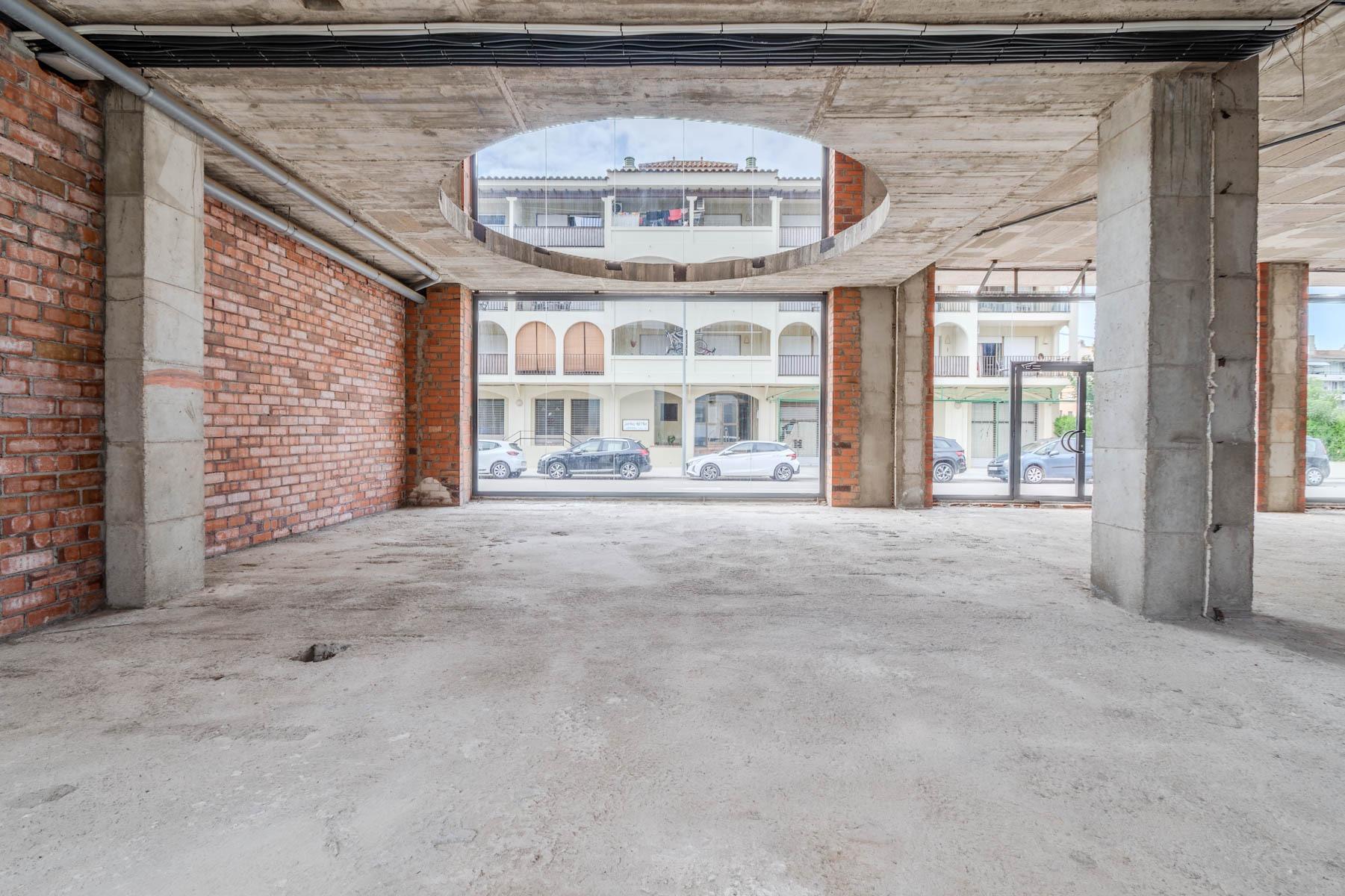 Commercial for sale in Torroella de Montgrí, Spain