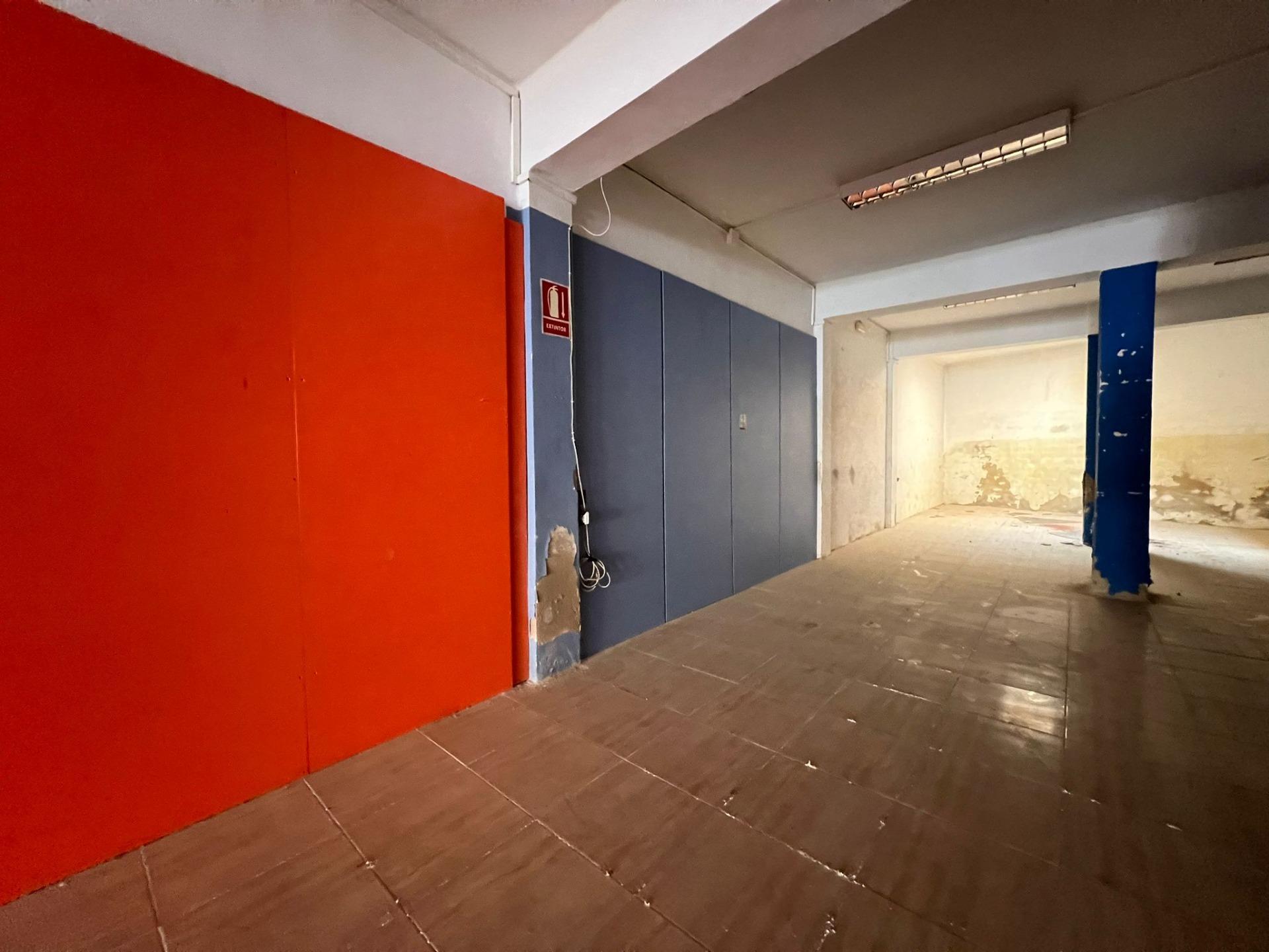 Commercial for sale in Castellón de la Plana, Spain