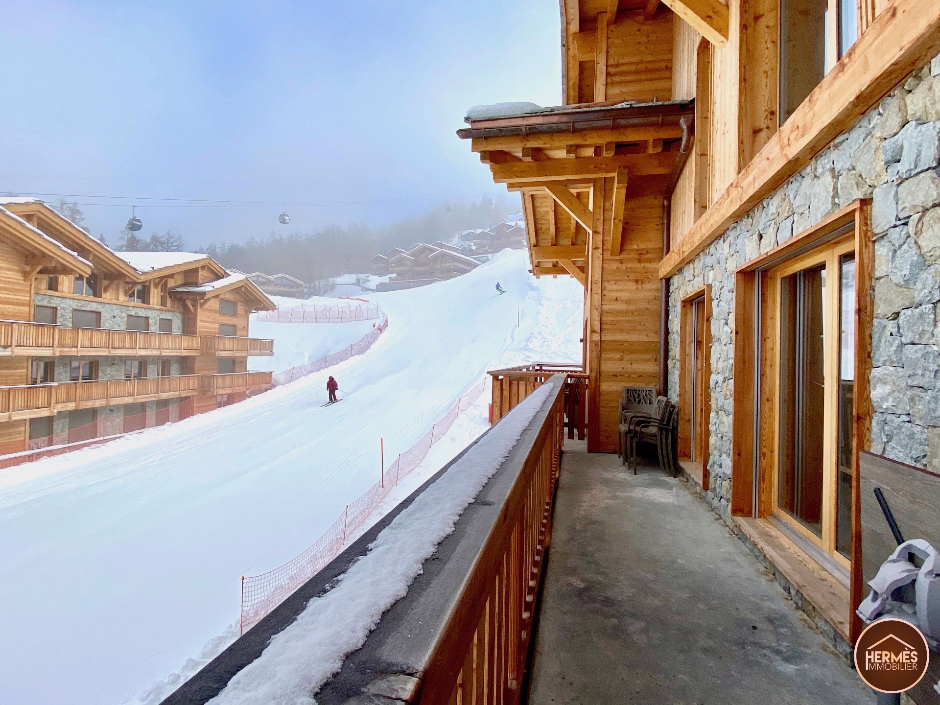 Stunning attic-duplex/ski-in apartment on the slopes of Veysonnaz