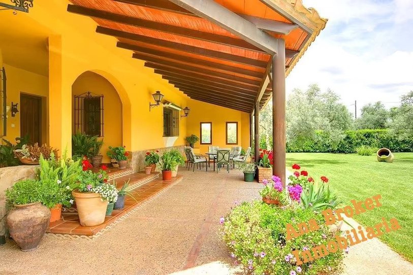 SINGLE-FAMILY HOUSE ON ONE FLOOR