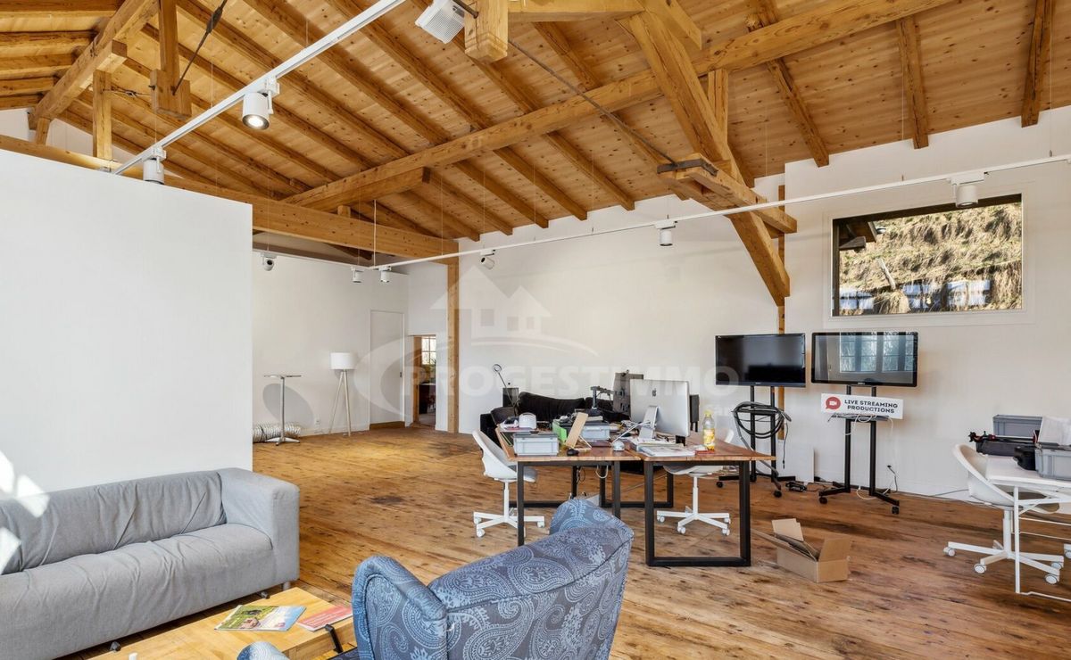 GREAT OPPORTUNITY WITH BEAUTIFUL AREAS