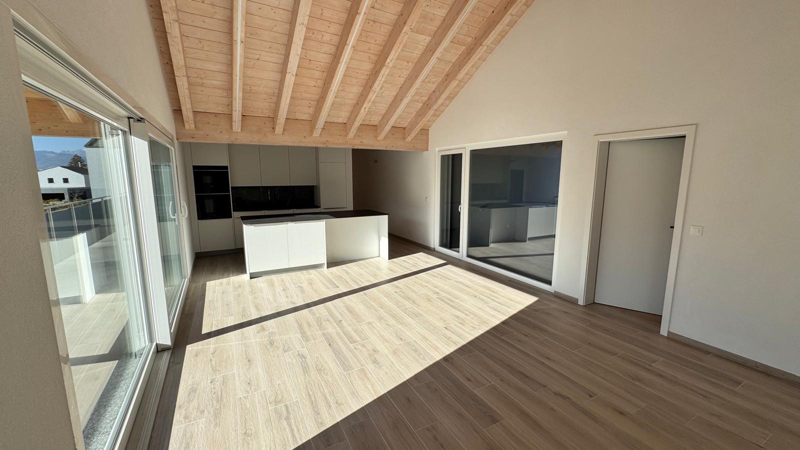 Last Lot "LE PARCOURET" in Plan-Conthey, 4.5p attic and office / commercial area