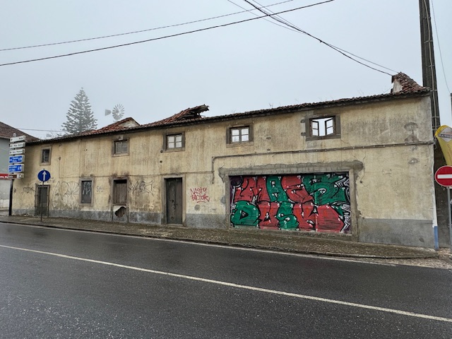 Algueirão Velho, 2-storey building with area of 540 m2