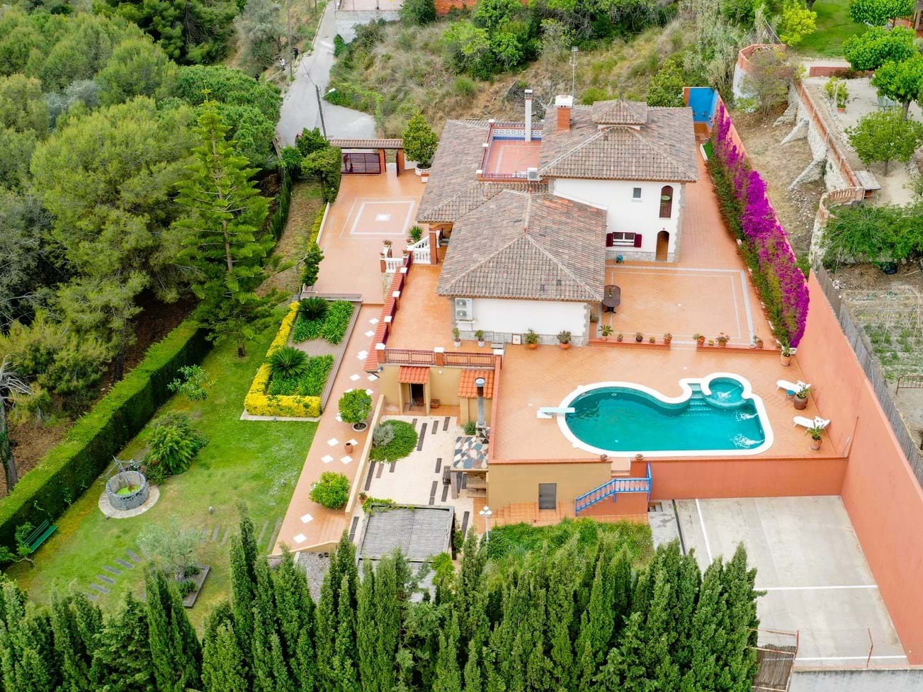 Casa 7 dormitorios - 675 m2