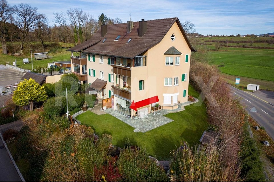 Gepflegte Wohnung mit Wintergarten und grossem Garten (im Baurecht)