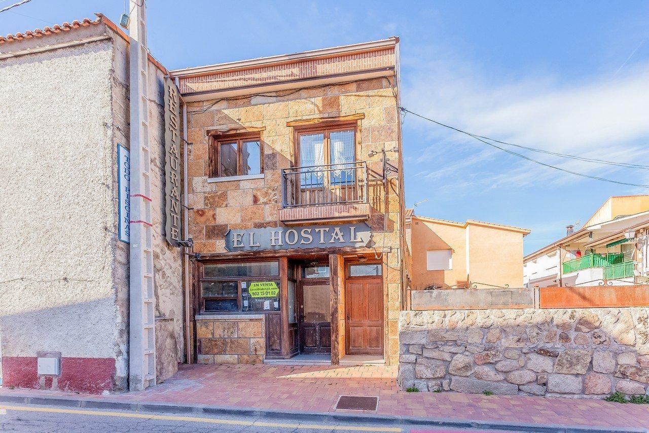 Building for sale in Navalafuente, Spain