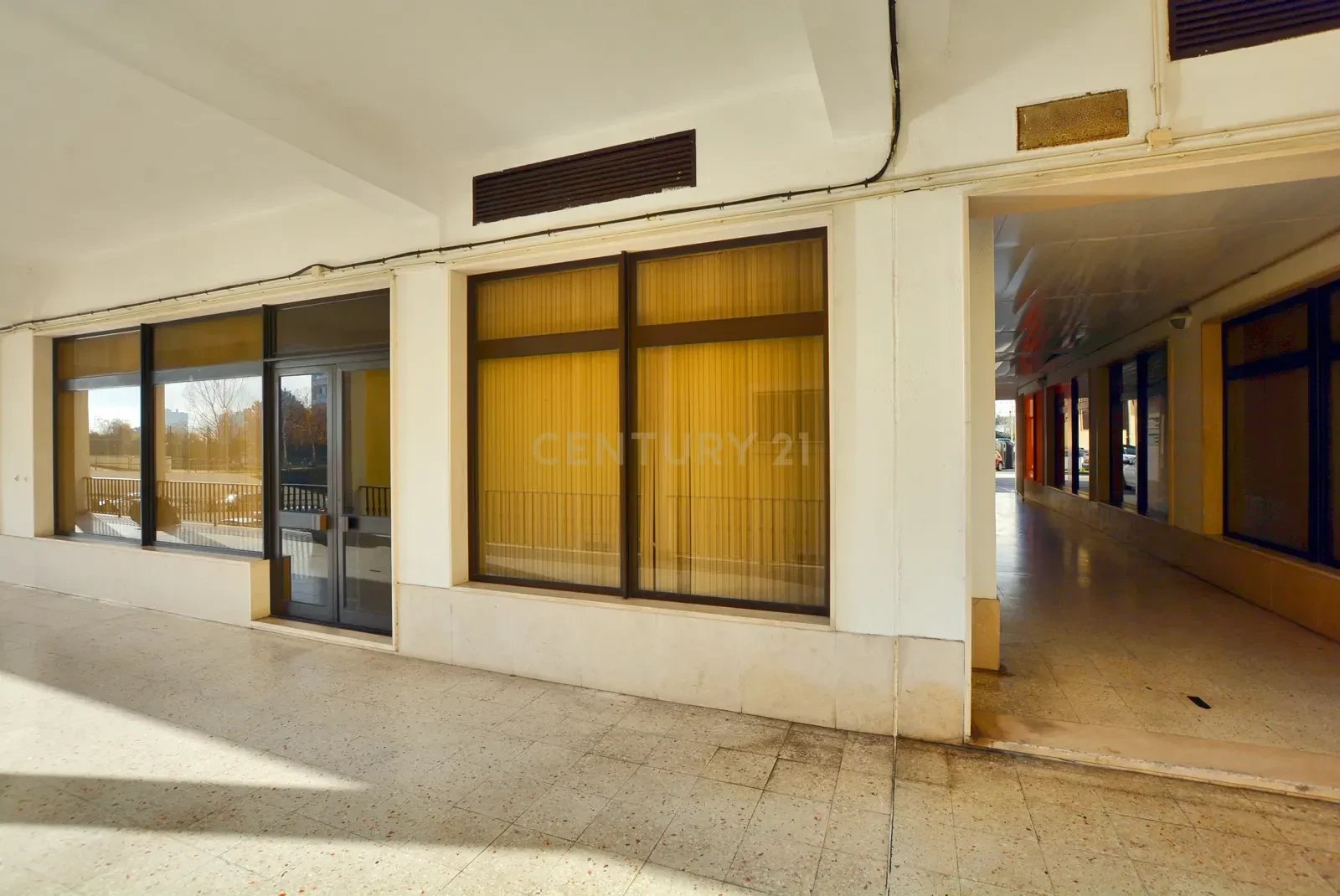 Quinta do Patrimônio / Sacavem Store