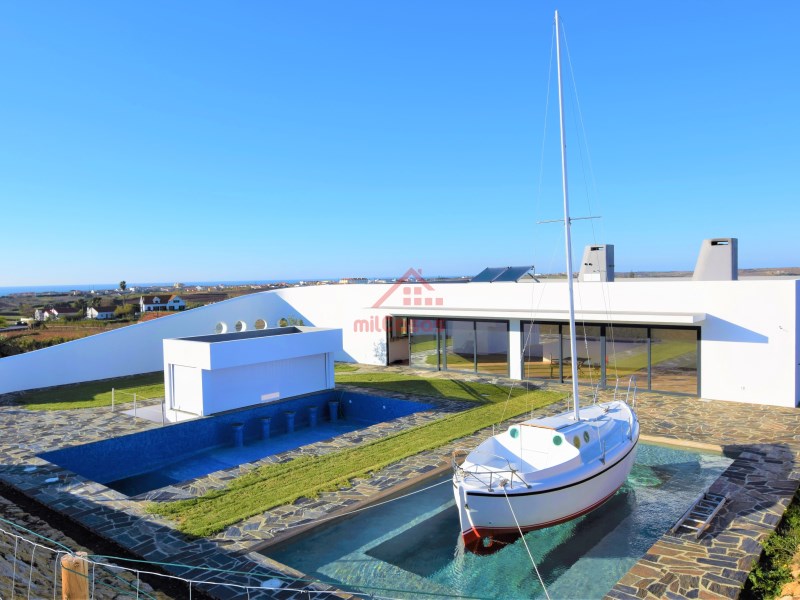 Farm with Sea View and 10 Bungalows in Encarnação