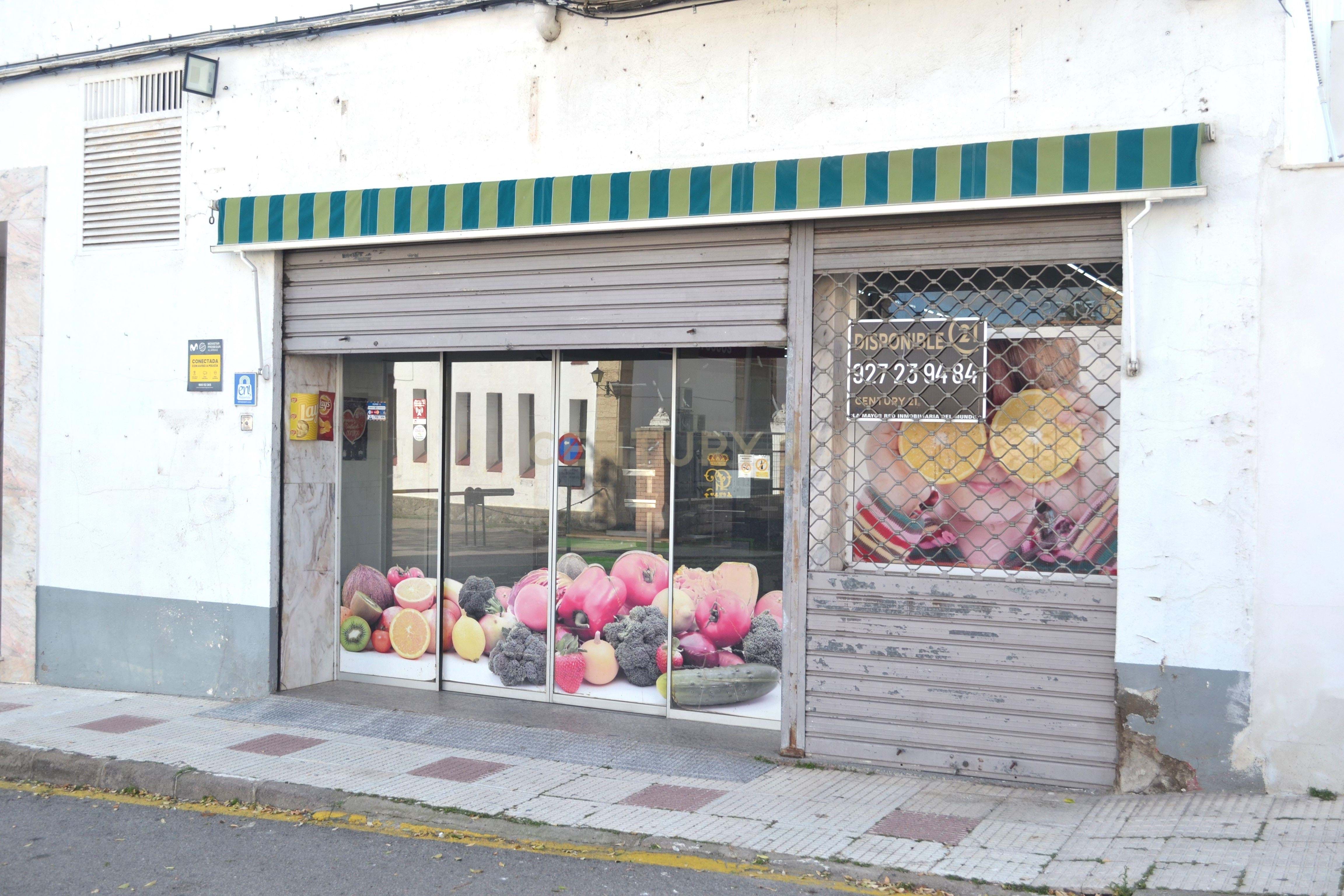 Prime Commercial Space in Extremadura, Cáceres - 203m²