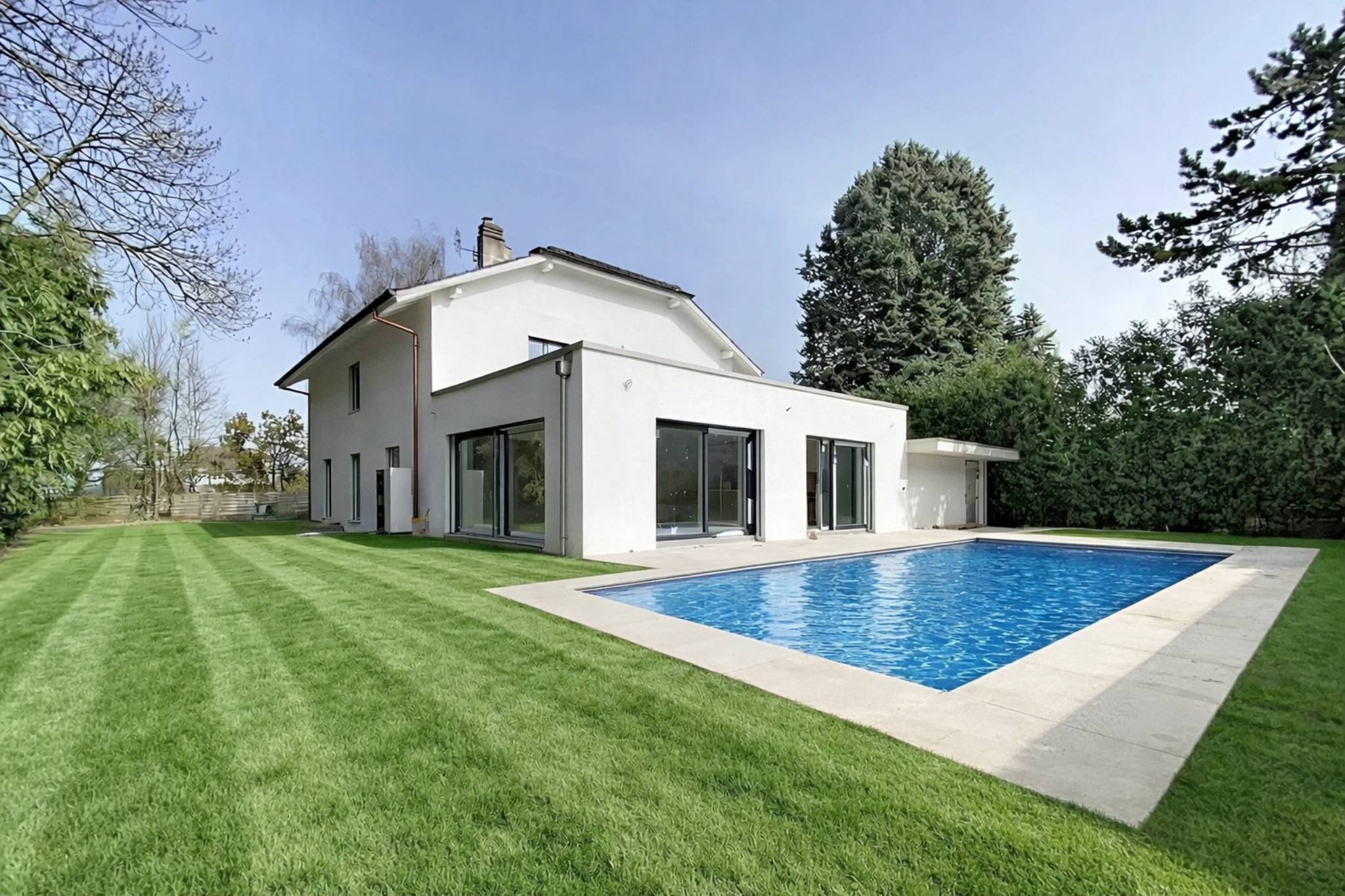 EXCLUSIVE - Magnificent and spacious detached villa renovated to HPE standards