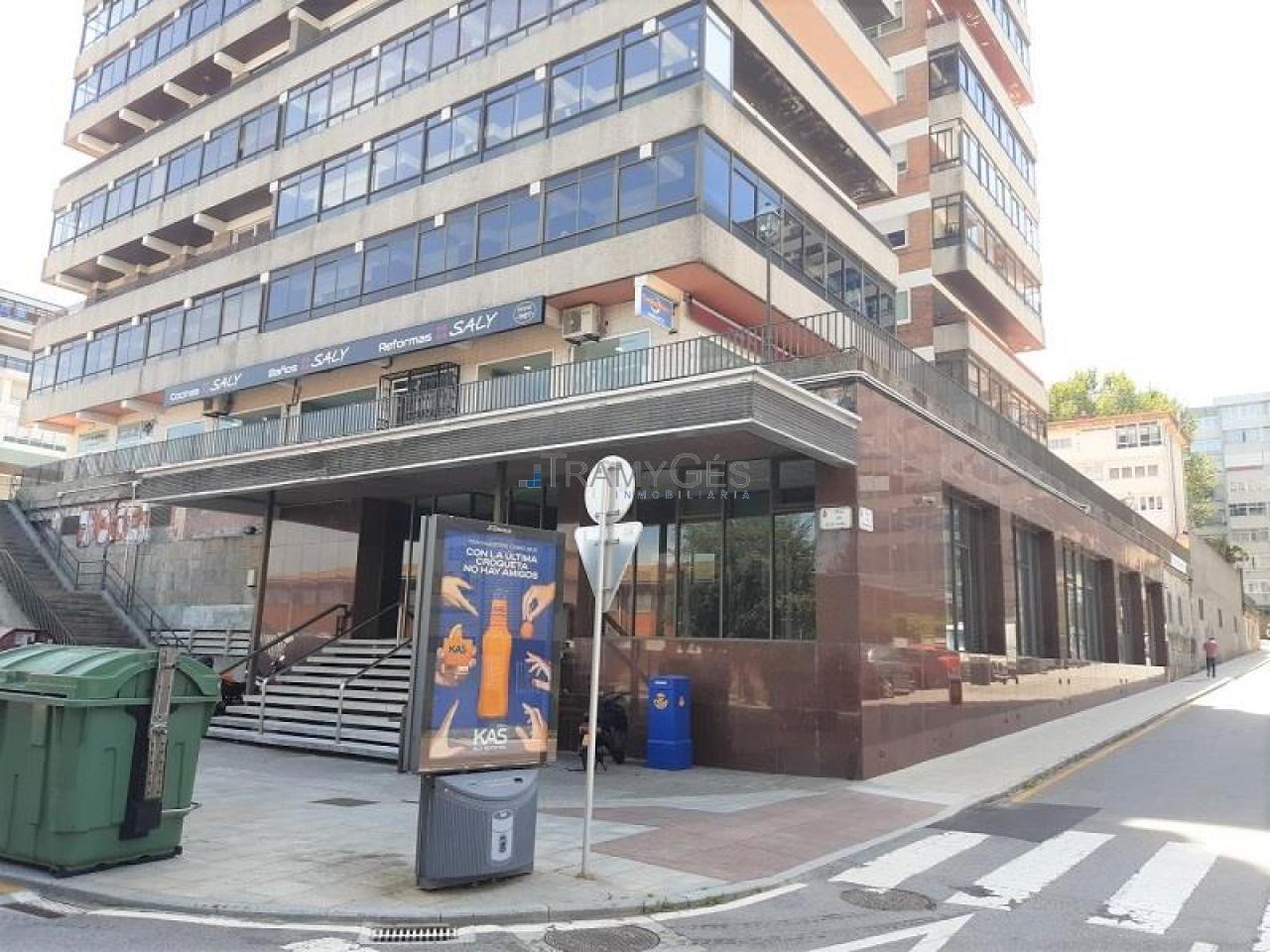 Large premises in salvaterra-vigo street