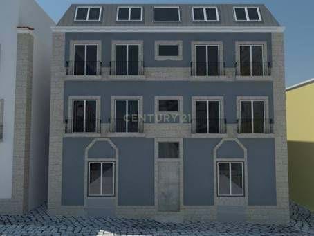 Building with 7 units on Avenida Luísa Todi, Setubal