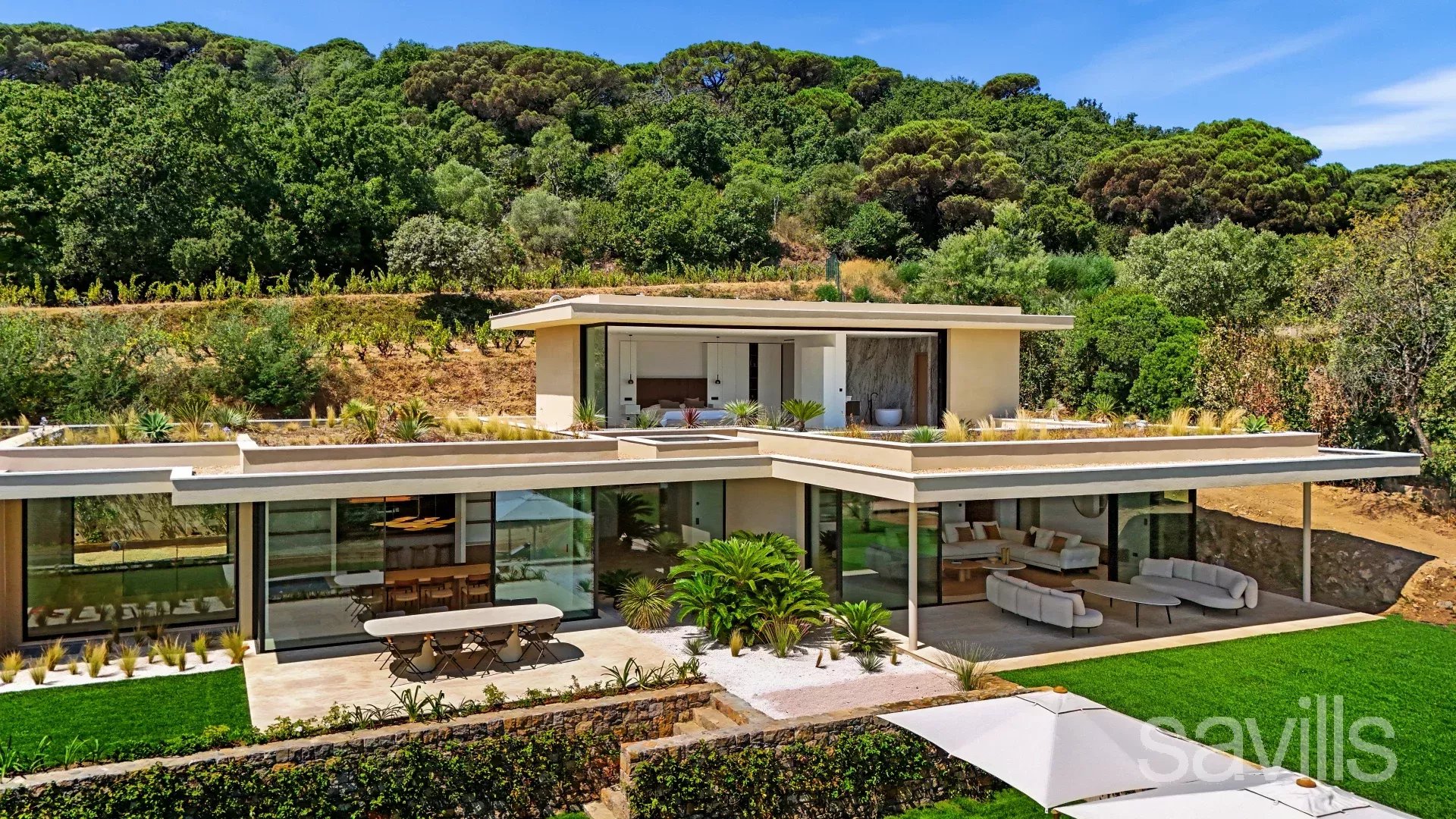 Contemporary Villa with Exceptional Views – Sea and Countryside – Near Pampelonne and L’Escalet