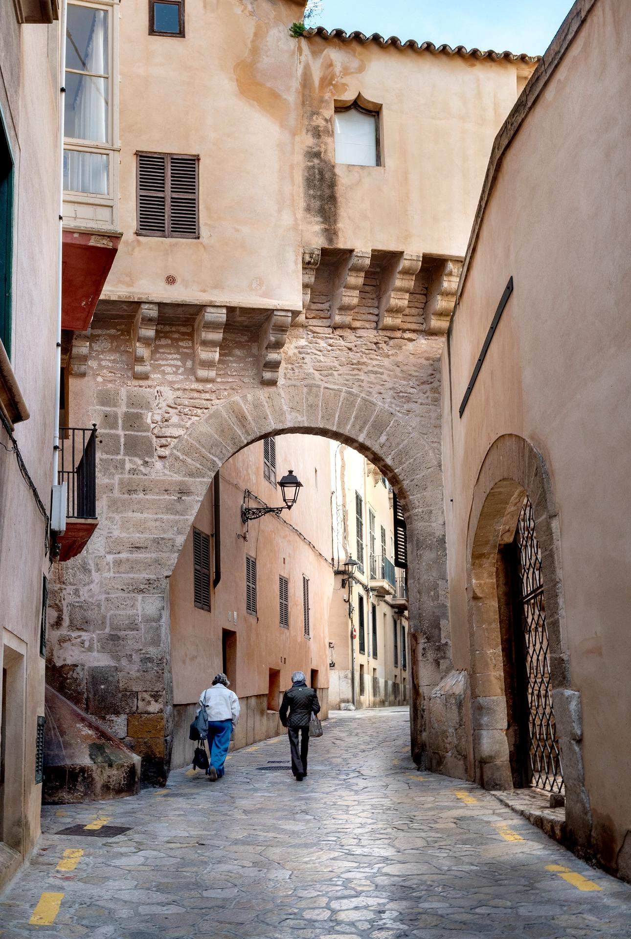 Building with 10 apartments for sale in Palma’s Old Town