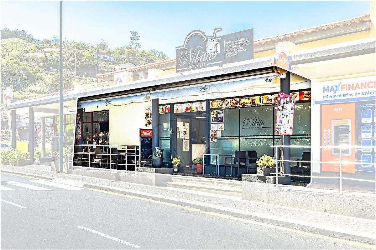 Commercial for sale in Caniço, Portugal