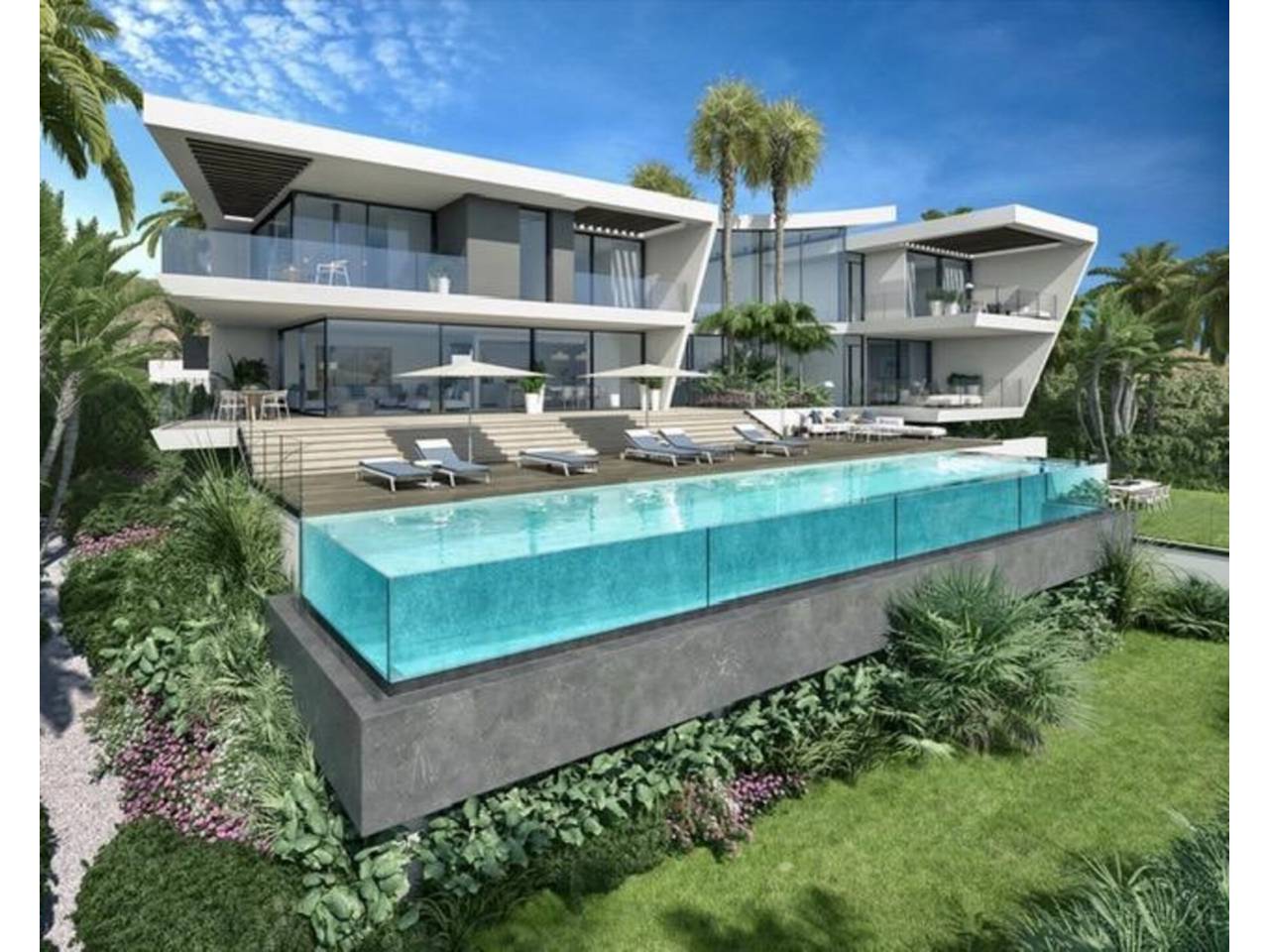 Fantastic plot with sea views in Alcaidesa highest point next to golf course