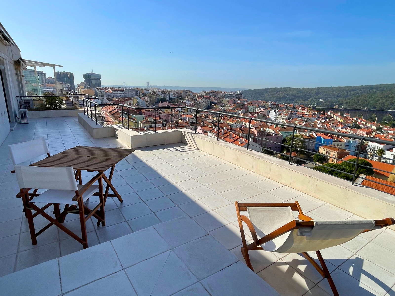 5-bedroom duplex penthouse with terraces and views over Lisbon