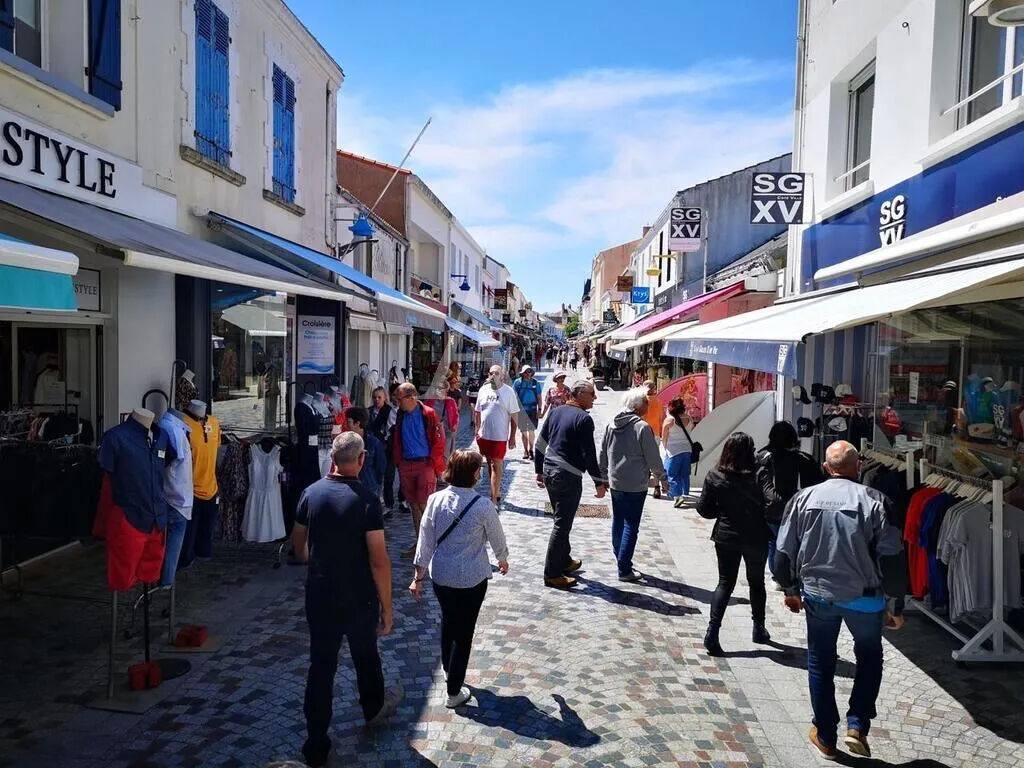 Building for sale in Saint-Gilles-Croix-de-Vie, France