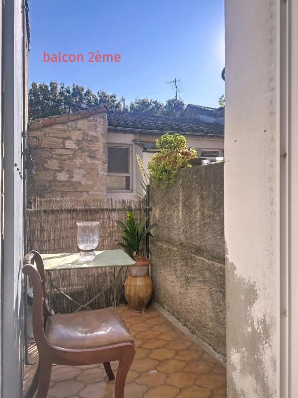 Avignon intra muros building of 3 apartments with premises, 169m² + 100 m²
