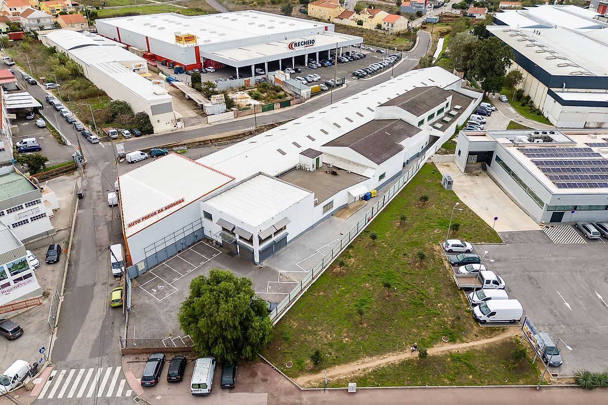 Warehouse for sale in Cascais