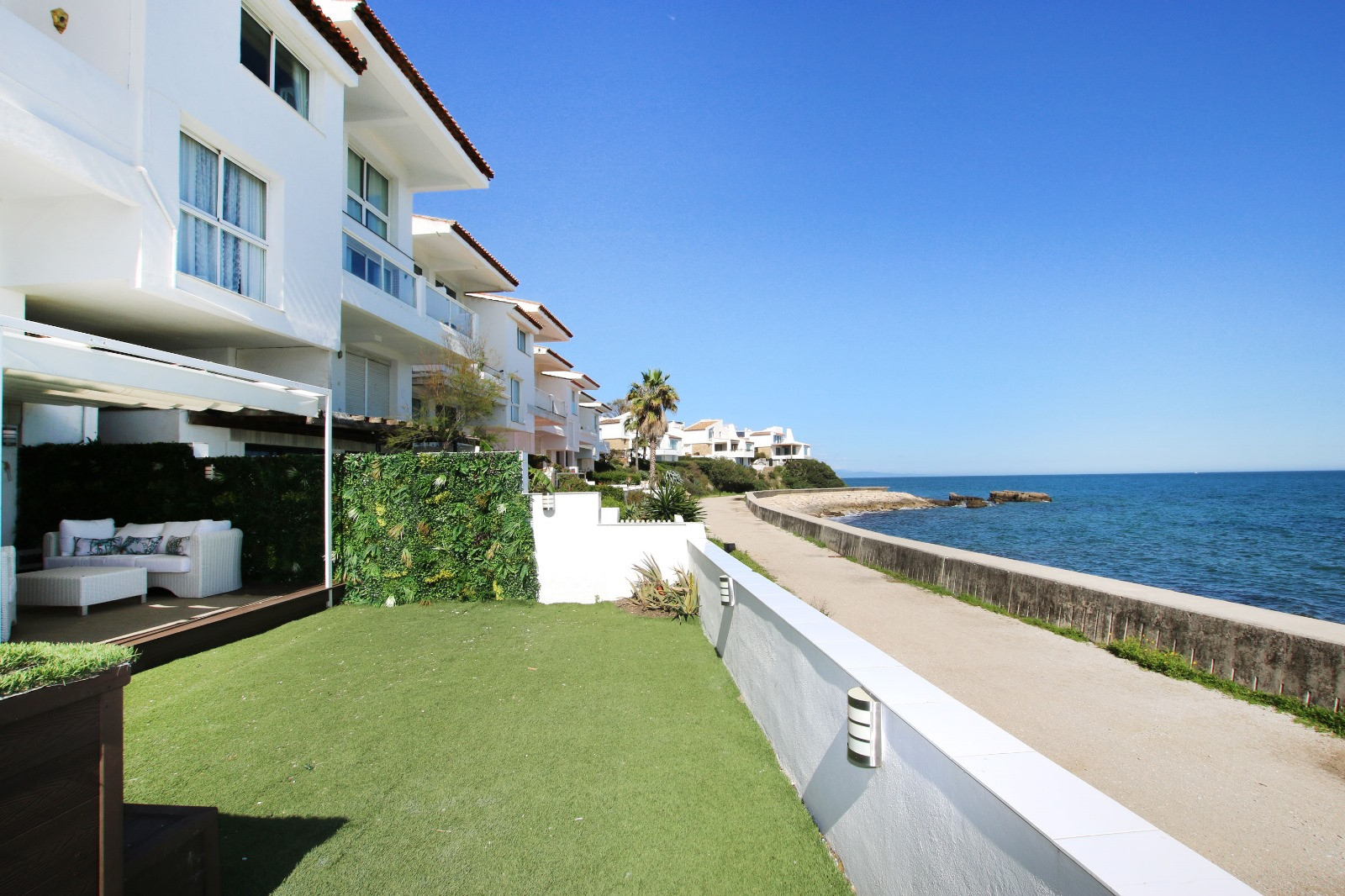Waterfront Duplex – Exceptional Property in Bahia Dorada, Estepona