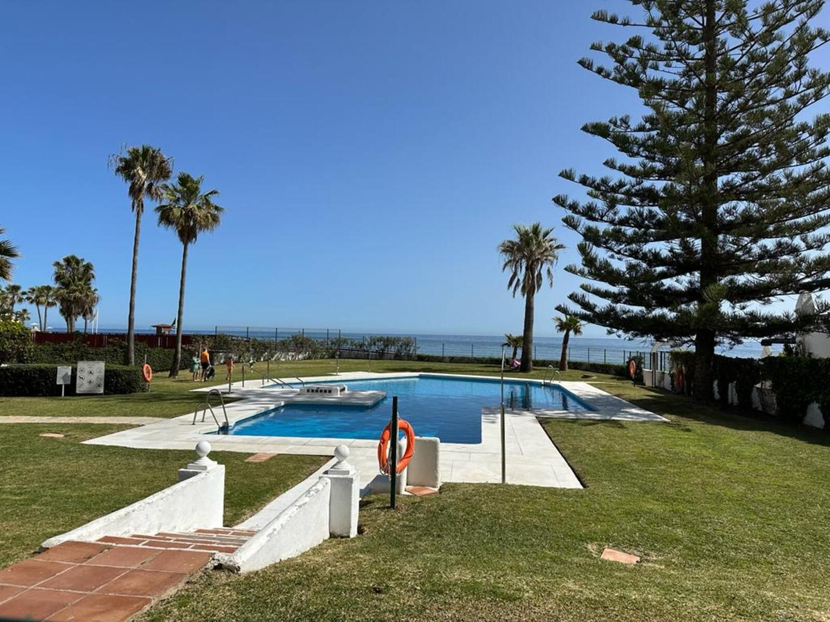 Condo for sale in Sitio de Calahonda, Spain