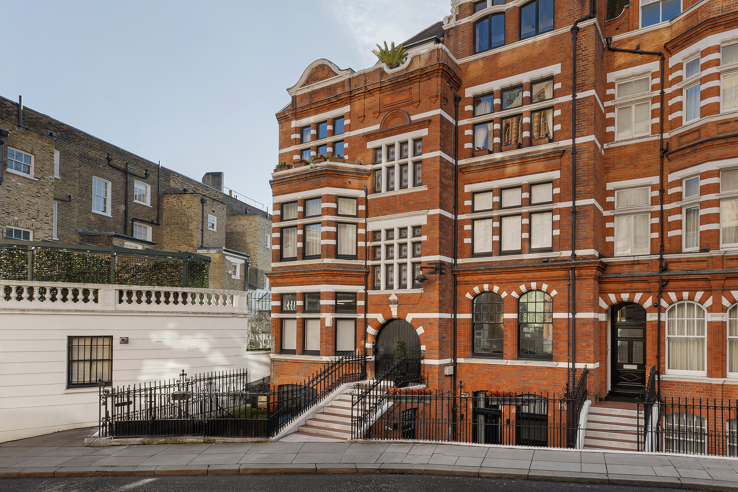 A Beautifully Reimagined Garden Apartment on Hans Road