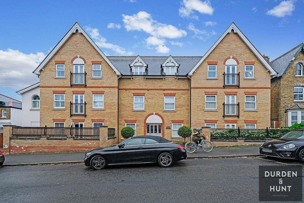 Condo for sale in Buckhurst Hill, United Kingdom