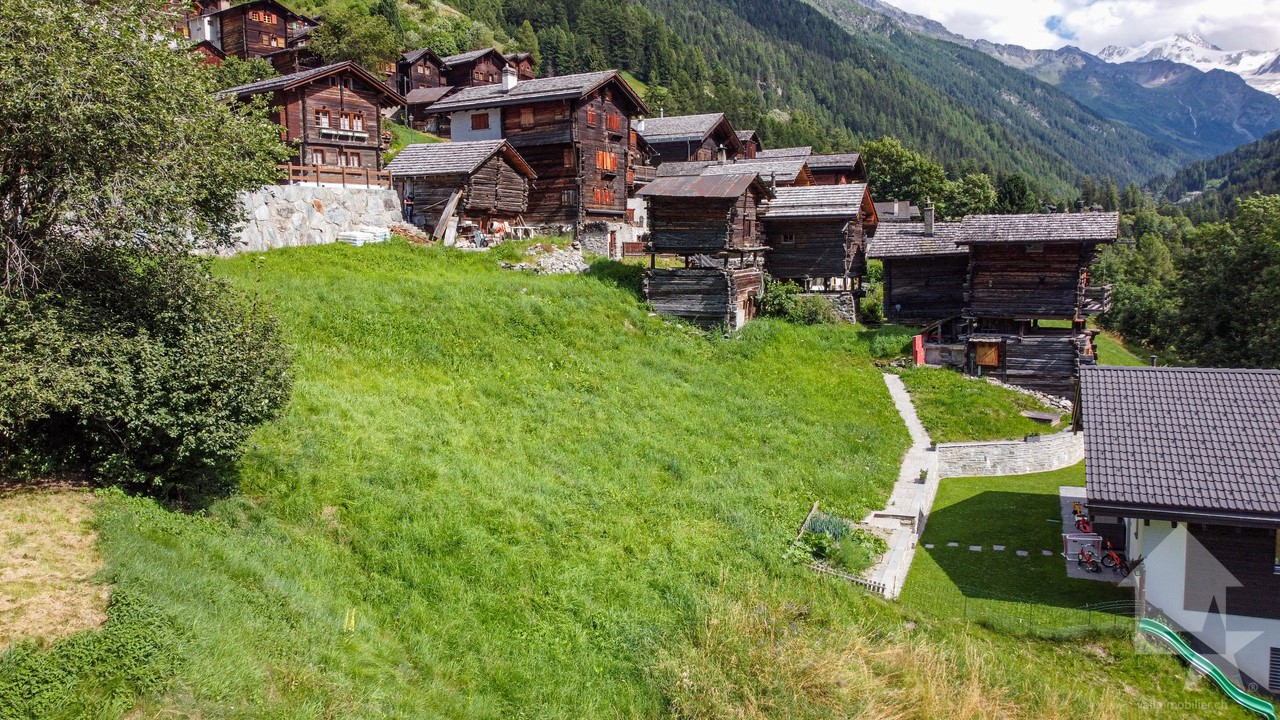 Very nice plot to build in the center of Ayer