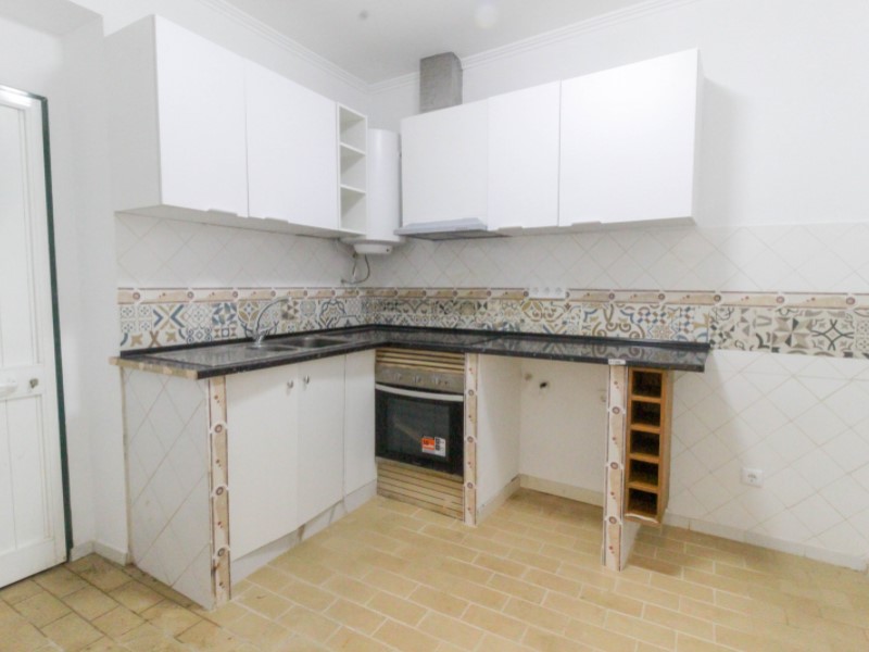 Building with housing and commerce in the city center