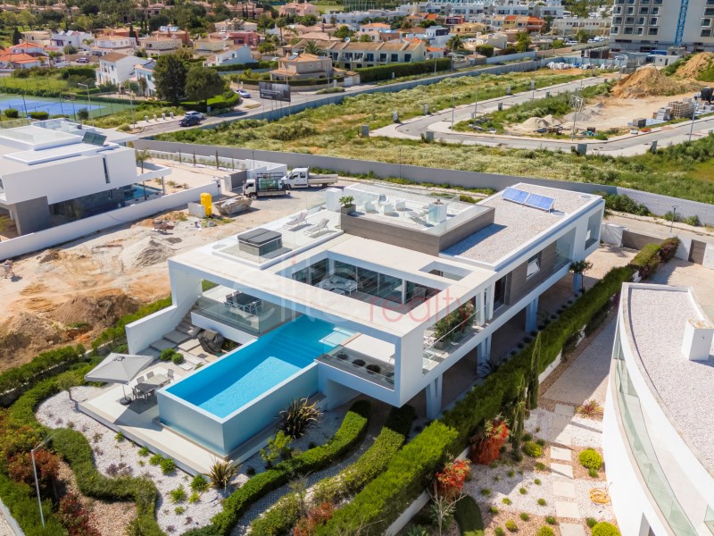 M730 Luxurious Bespoke Contemporary Villa 300m to Ponta da Piedade Beach