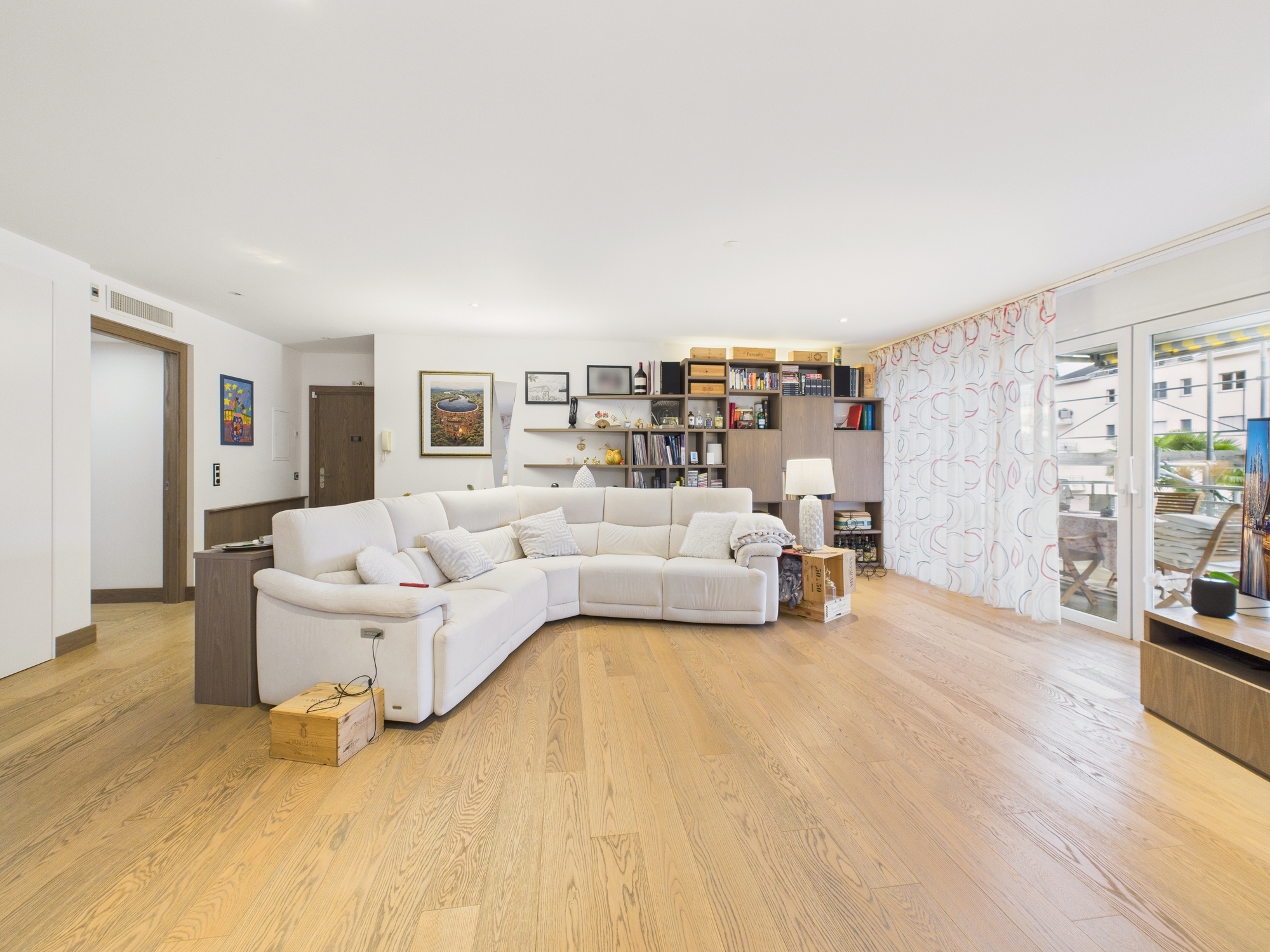 Luminoso appartamento 5.5 locali con piscina, palestra e sauna Lugano