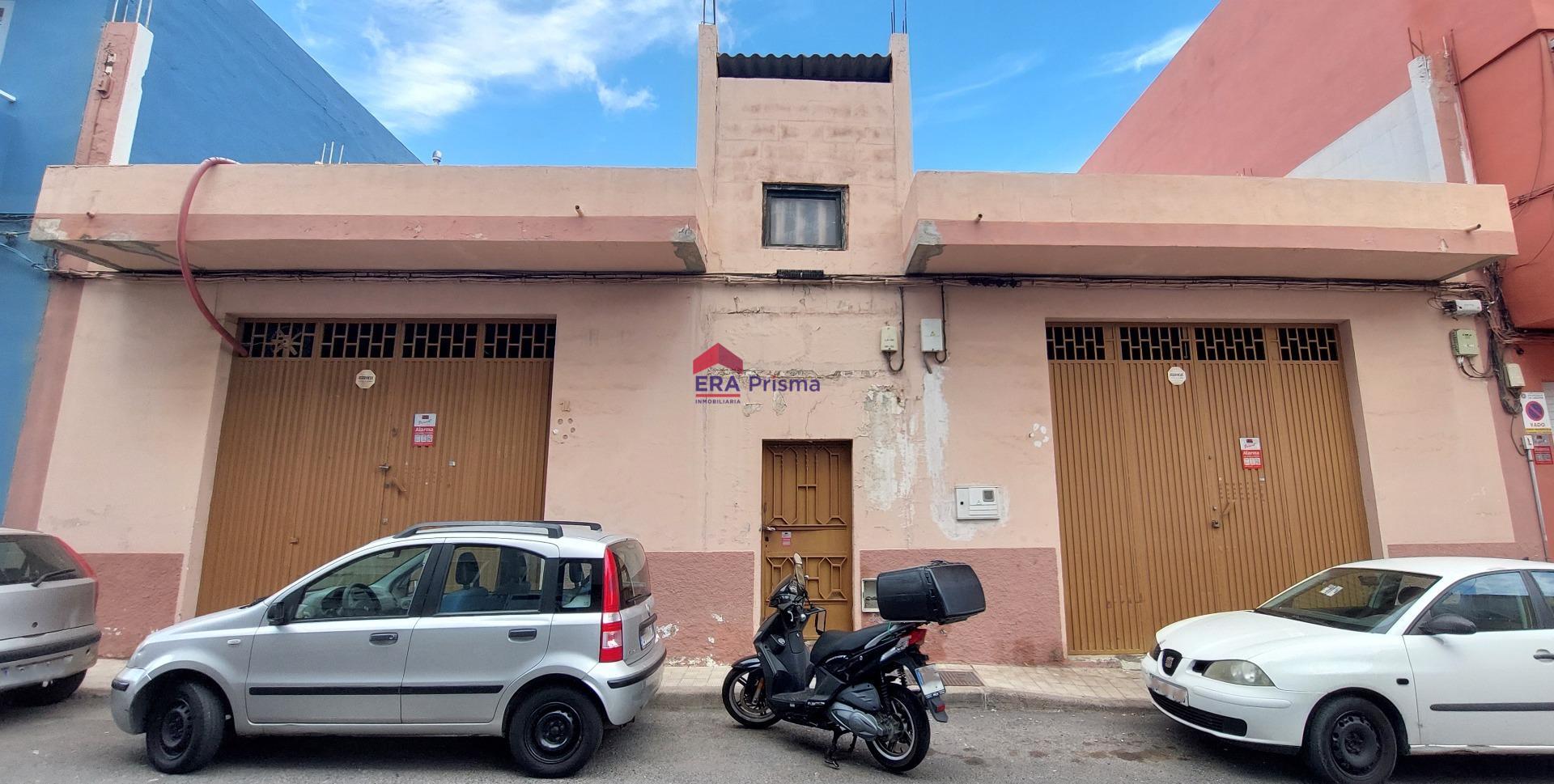 BUILDING IN C.GARAJONAY