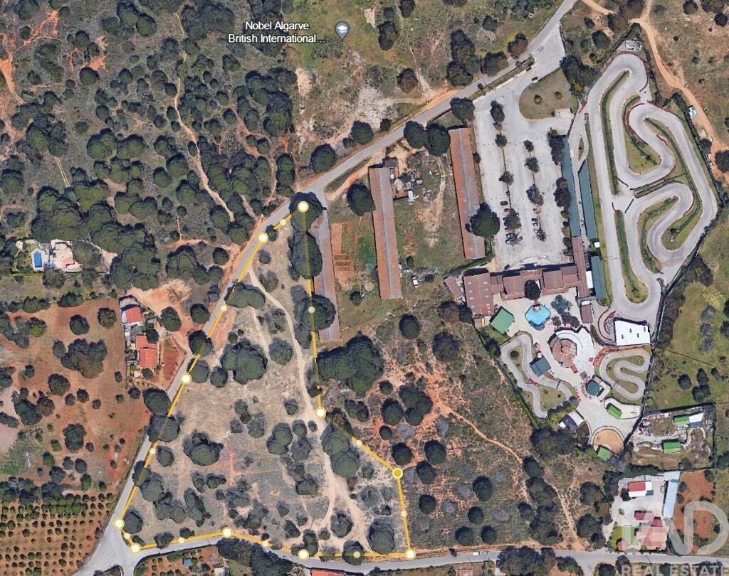 Land in Quarteira of 5805.00 m²
