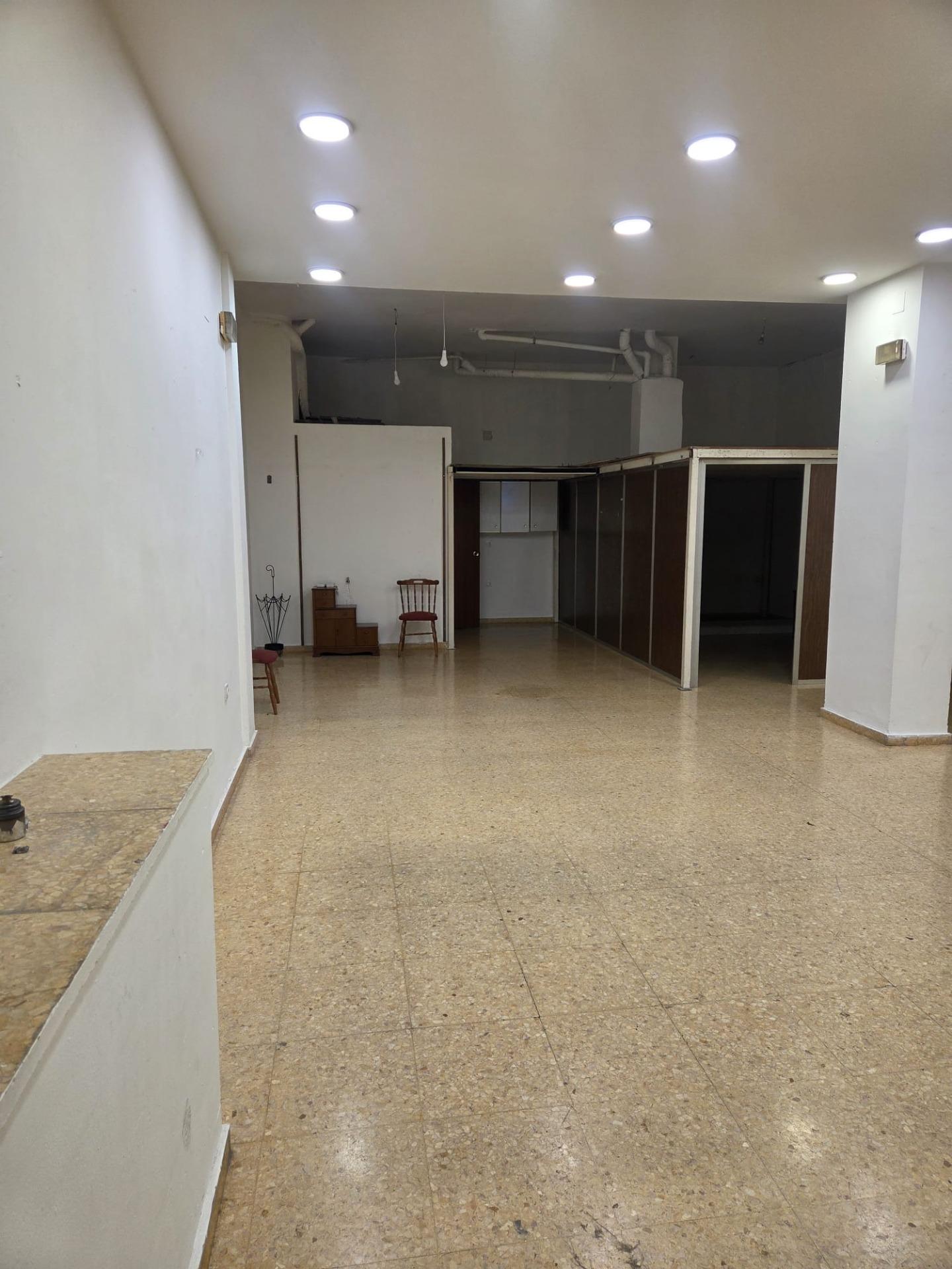93 m2 commercial premises for sale in Córdoba - Ollerías