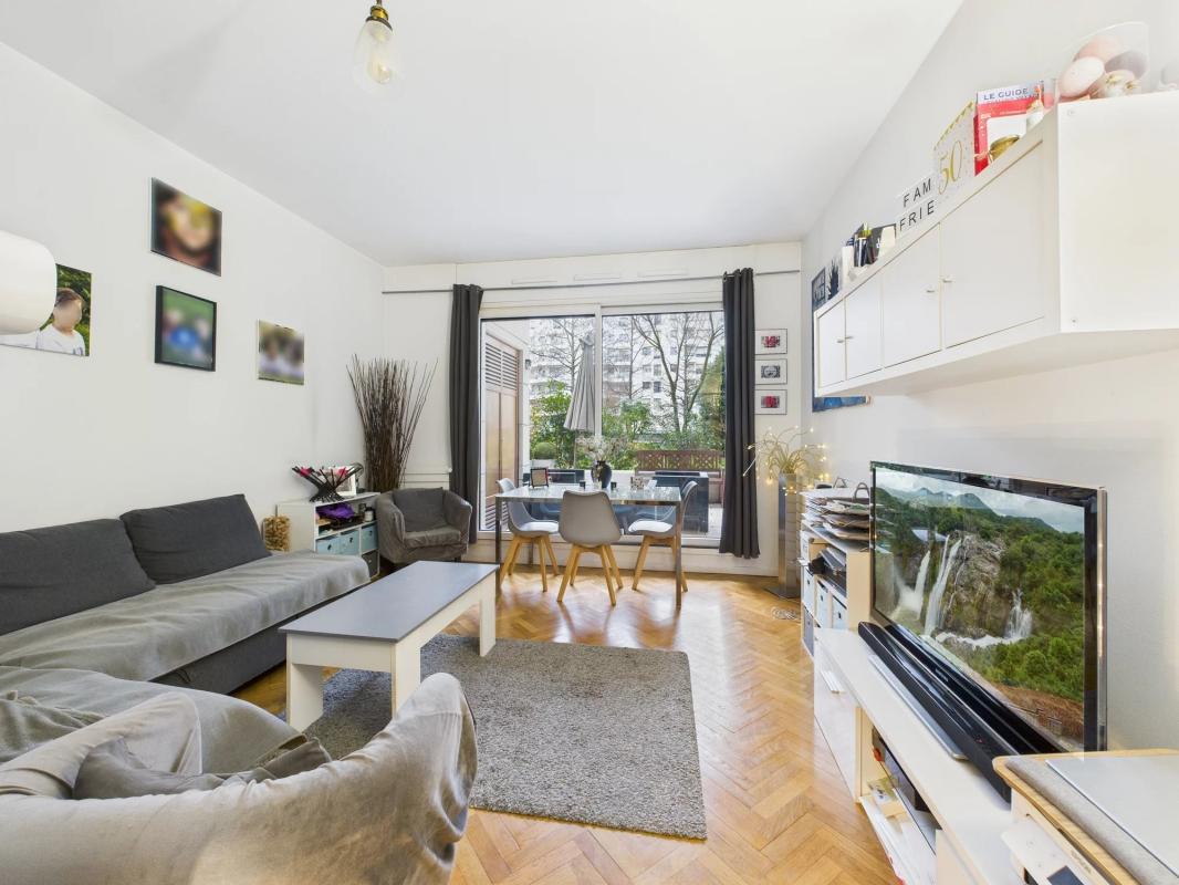 Levallois: 3/4 Luxury rooms with terrace of 21 m² and parking