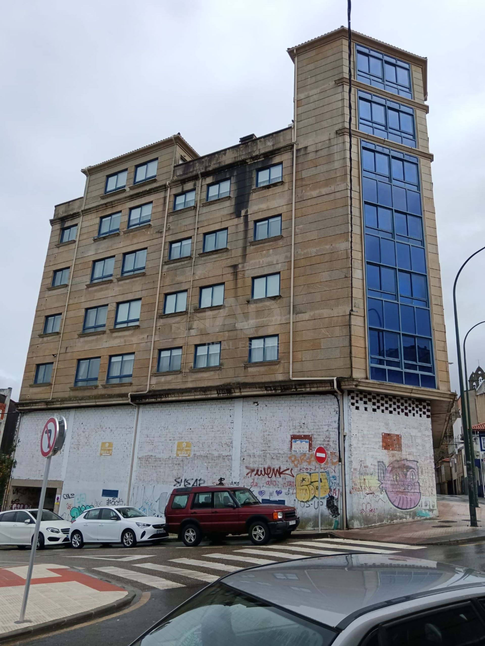 Shop / commercial premises - 243.00 m2