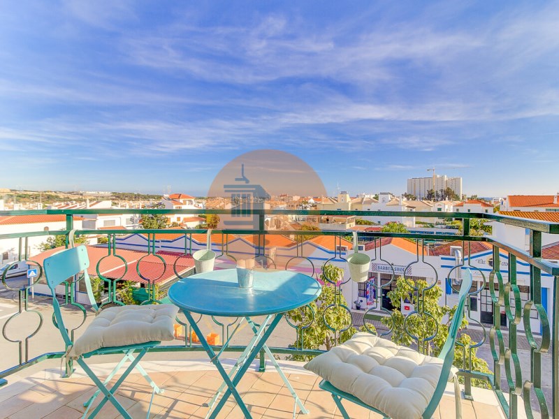 Modern 2-Bedroom Apartment with Sea View - Praia da Alagoa, Altura