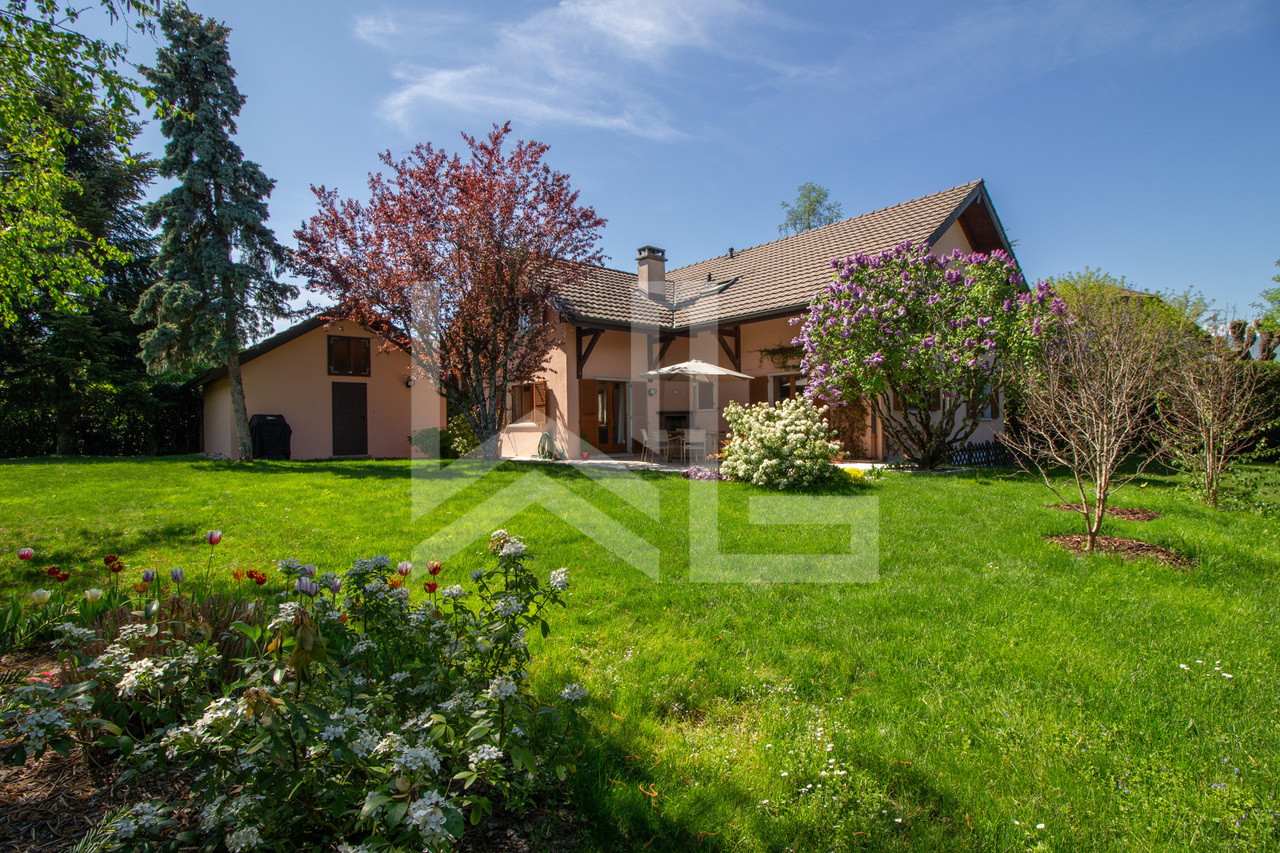 Charming property in the heart of Founex