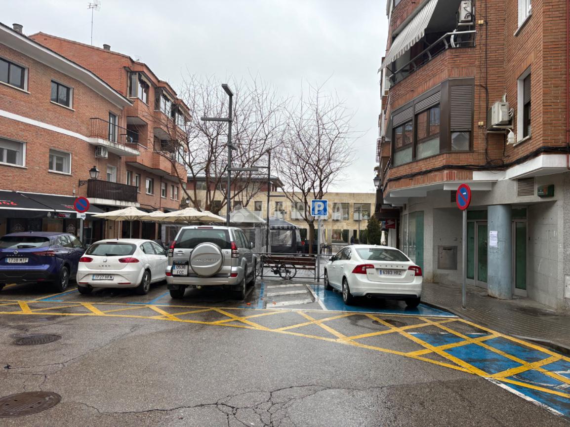 Building for sale in Boadilla del Monte, Spain