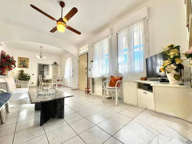 Home for sale, Viale L.B. Alberti, 3 (Cesenatico, Italy)